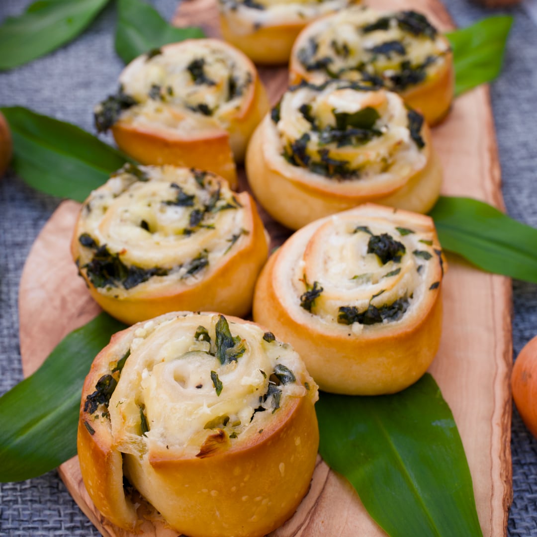 Pizzaschnecken mit Bärlauch vegan und einfach - Kathy&amp;#39;s Green Kitchen